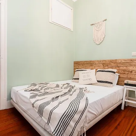 Warm & Beautiful 3 Bedroom In Anjos Apartment