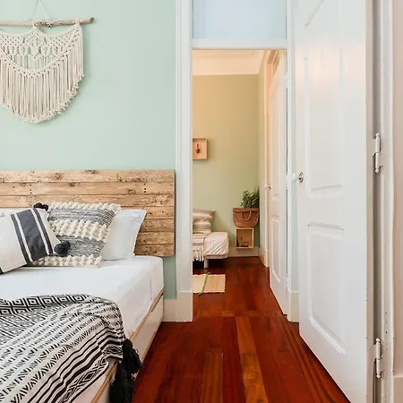 Warm & Beautiful 3 Bedroom In Anjos Апартаменты
